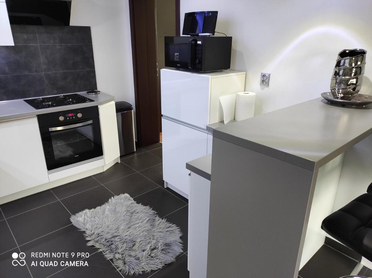 Apartman Mb Poprad Exteriör bild